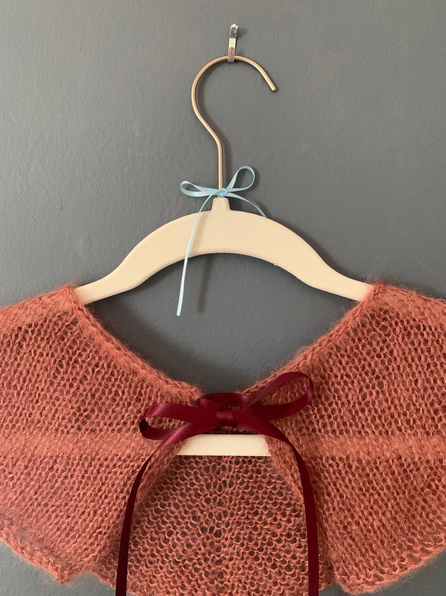 Rose Capelet